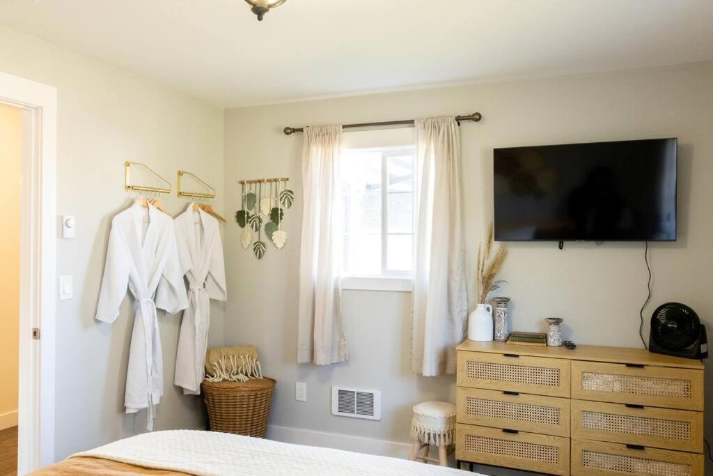 Waddle On Inn- Hot Tub, Pet Friendly, Fully Fenced, 5 Blocks To Beach! Ocean Park Exterior photo